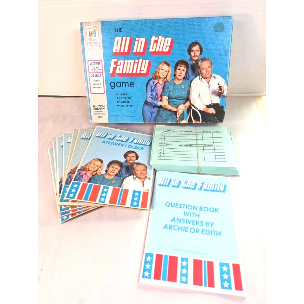 Vinyage All In The Family Game #4206 by MB, Archie & Edith Bunker 1972 Complete